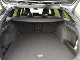 Volkswagen Passat Variant 2.0 TDI 142 kW 4Motion R-Line DSG Pano 19 Zoll Head Up AHK Navi 