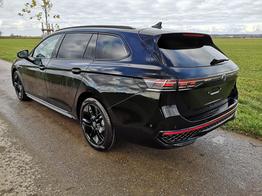 Volkswagen Passat Variant 2.0 TDI 142 kW 4Motion R-Line DSG Head Up AHK Navi 