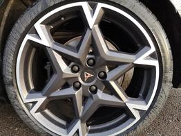 Cupra Leon Sportstourer 2.0 TSI 245 kW 4Drive VZ Kombi 2.0TSI DSG 4x4 ABT AHK GV5 LED el. Hk Pano Navi Sound 