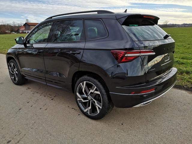 Skoda Karoq Sportline 2.0TDI DSG 4x4 AHK Matrix Leder 19 Zoll 