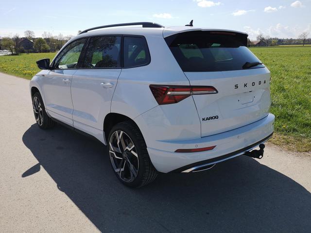 Skoda Karoq Sportline 1.5TSI DSG AHK Matrix Leder 19 Zoll 