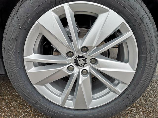 Skoda Karoq - Selection 2.0 TDI DSG GV5 AHK 17