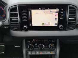 Skoda Karoq Sportline 2.0TDI DSG 4x4 AHK Matrix Navi ACC 
