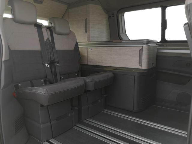 Volkswagen T7 California Ocean 