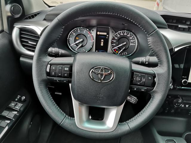 Toyota Hilux Double Cab 2,8D 4WD A/T 