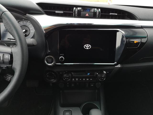 Toyota Hilux Double Cab 2,8D 4WD A/T 