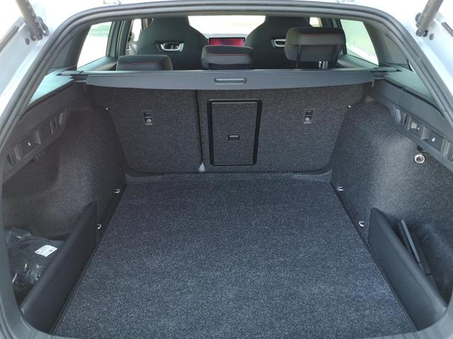 Skoda Octavia Combi 2.0 TSI 195 kW RS Kombi 2.0TSI Pano Matrix Area AHK Sound GV5 