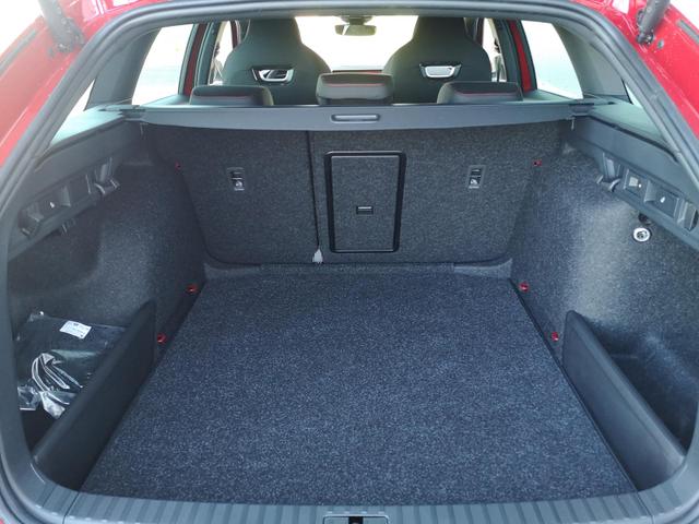 Skoda Octavia Combi 2.0 TSI 195 kW RS Kombi ABT 2.0TSI Pano Matrix Area AHK Sound GV5 