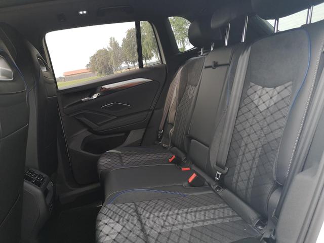 Volkswagen Tiguan 2.0 TDI 142 kW 4Motion R-Line DSG Head Up Matrix GV5 