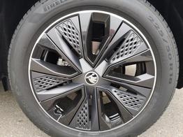 Skoda Karoq Sportline 2.0TDI DSG 4x4 AHK Matrix Navi ACC 