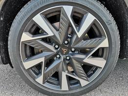 Cupra Formentor VZ 2.0 TSI 245 kW 4Drive 2.0TSI DSG AHK GV5 Navi Matrix 