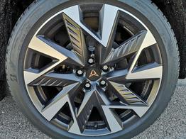 Cupra Formentor VZ 2.0 TSI 245 kW 4Drive 2.0TSI DSG AHK GV5 Navi Matrix 