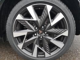 Cupra Formentor VZ 2.0 TSI 245 kW 4Drive 2.0TSI DSG ABT AHK GV5 Navi Matrix Pano Sound 