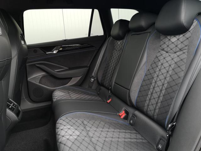 Volkswagen Passat Variant 2.0 TDI 142 kW 4Motion R-Line DSG ABT Head Up AHK Navi 