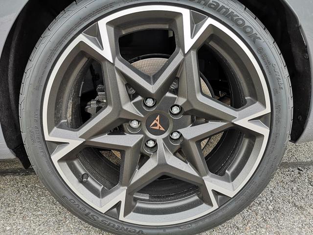 Cupra Leon Sportstourer 2.0 TSI 245 kW 4Drive VZ Kombi 2.0TSI DSG 4x4 AHK GV5 Matrix el. Hk Pano Navi Sound 