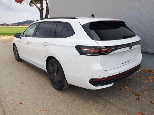 Volkswagen Passat Variant 2.0 TDI 142 kW 4Motion R-Line DSG Pano 19 Zoll Head Up AHK Navi 