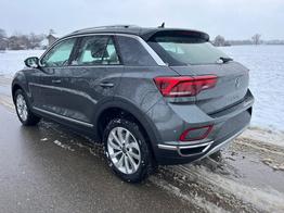 Volkswagen T-Roc Style 1.5TSI DSG ACC Sitzh. LED Alcantara 