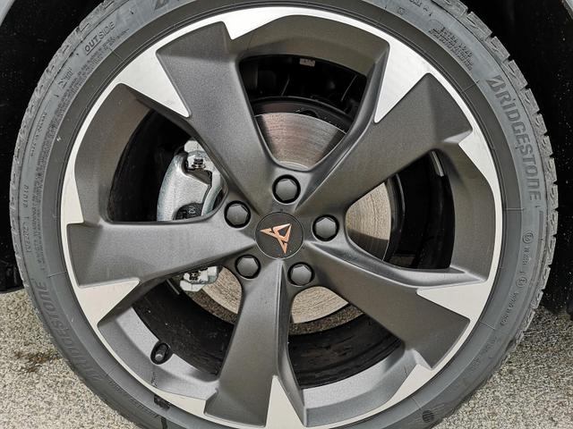 Cupra Leon Sportstourer - 1.5 eTSI 110 kW Kombi ST DSG AHK ACC LED