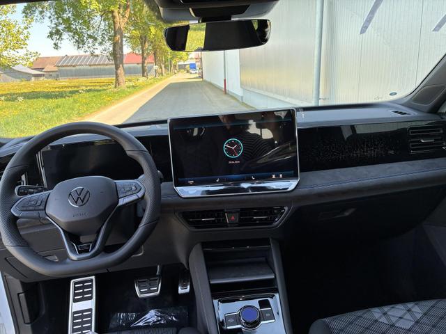 Volkswagen Tiguan 2.0 TDI 110 kW R-Line DSG Head Up Black 360 AHK 