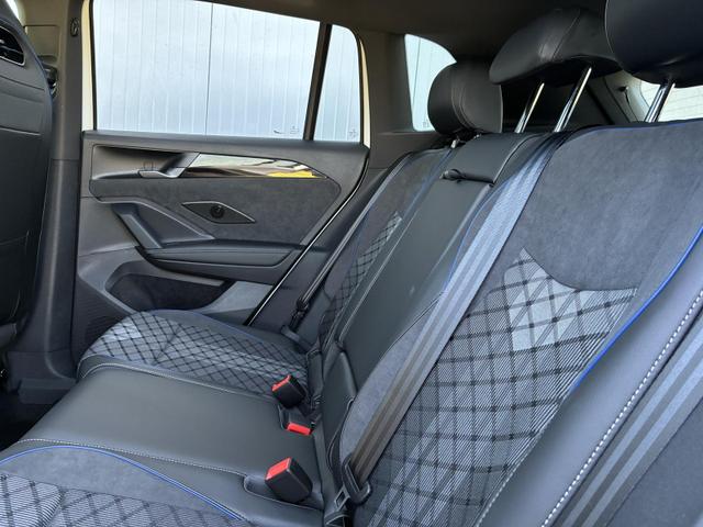 Volkswagen Tiguan 2.0 TDI 110 kW R-Line DSG Head Up Black 360 AHK 