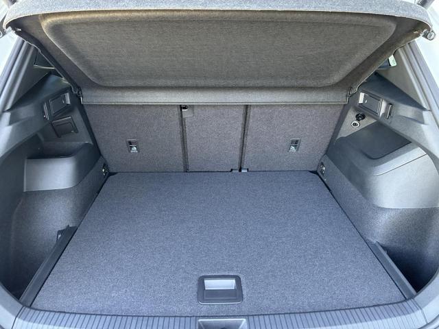 Volkswagen Tiguan 2.0 TDI 110 kW R-Line DSG Head Up Black 360 AHK 