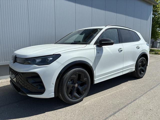 Volkswagen Tiguan - 2.0 TDI 110 kW R-Line DSG Head Up Black 360 AHK
