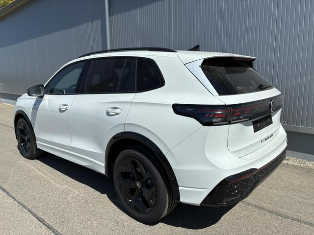 Volkswagen Tiguan 2.0 TDI 110 kW R-Line DSG Head Up Black 360 AHK 