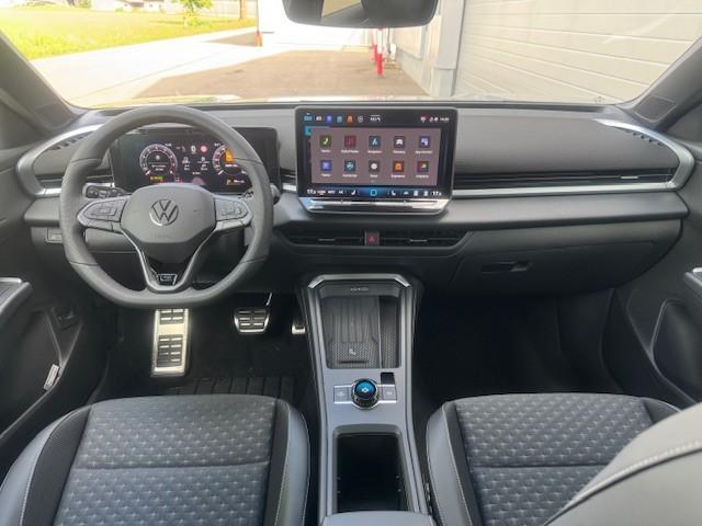 Volkswagen T-Roc 1.5 eTSI 110 kW R-Line Pano Black GV5 19 Zoll 
