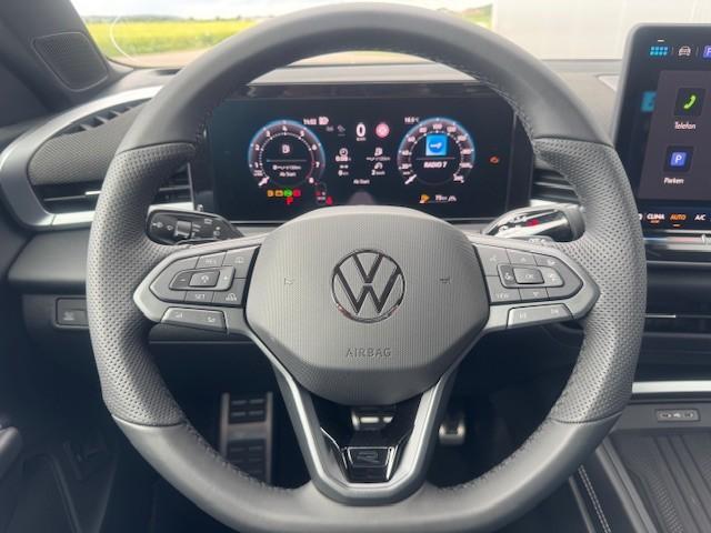 Volkswagen T-Roc 1.5 eTSI 110 kW R-Line Pano Black GV5 19 Zoll 