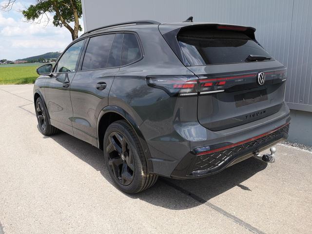 Volkswagen Tiguan 2.0 TDI 110 kW R-Line DSG Head Up Black 360 AHK 