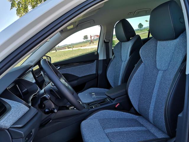 Skoda Octavia Combi 2.0 TDI 110 kW Selection Kombi DSG 17 Lodge Navi PDC GV5 el. Hk 
