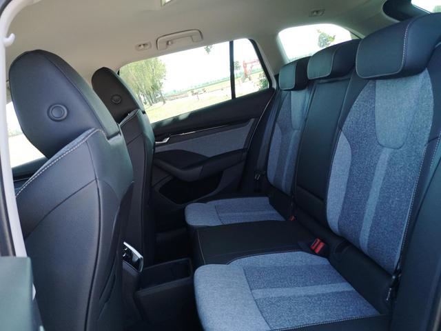Skoda Octavia Combi 2.0 TDI 110 kW Selection Kombi DSG 17 Lodge Navi PDC GV5 el. Hk 