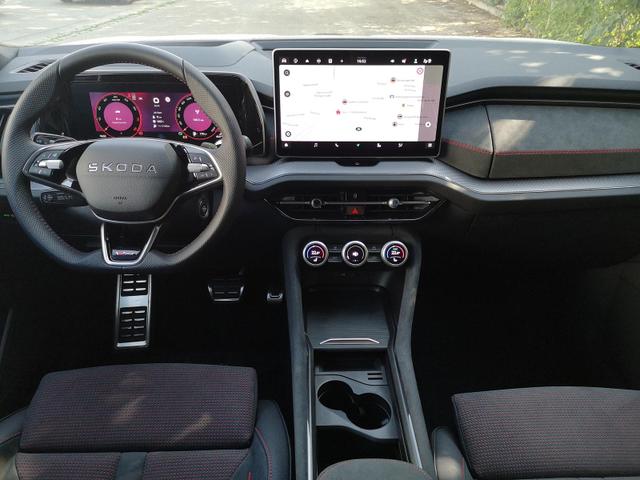 Skoda Kodiaq 2.0 TSI 195 kW 4x4 RS DSG AHK 7 Sitzer Pano Head GV5 