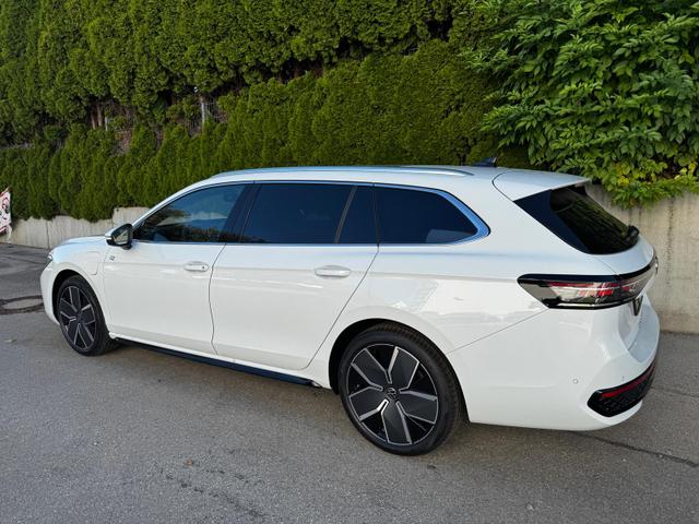 Volkswagen Passat Variant 1.5 TSI eHybrid 200 kW R-Line AHK 360 