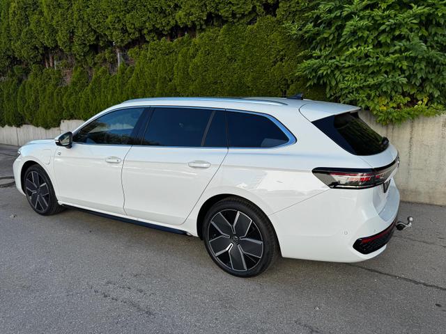 Volkswagen Passat Variant 1.5 TSI eHybrid 200 kW R-Line AHK 360 