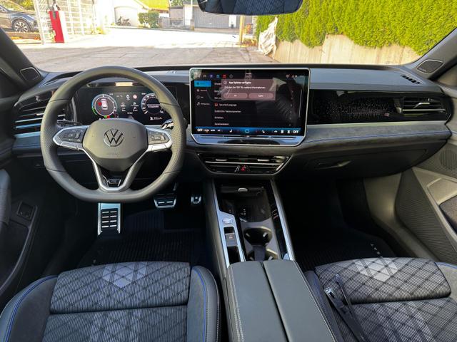 Volkswagen Passat Variant 1.5 TSI eHybrid 200 kW R-Line AHK 360 