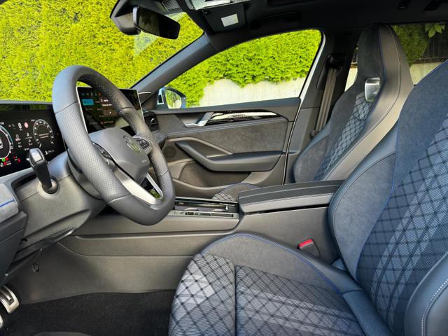 Volkswagen Passat Variant 1.5 TSI eHybrid 200 kW R-Line AHK 360 