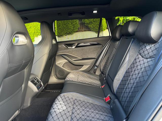 Volkswagen Passat Variant 1.5 TSI eHybrid 200 kW R-Line AHK 360 