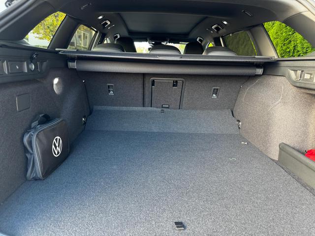 Volkswagen Passat Variant 1.5 TSI eHybrid 200 kW R-Line AHK 360 