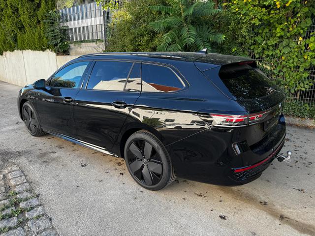 Volkswagen Passat Variant 1.5 TSI eHybrid 200 kW R-Line Black AHK 360 