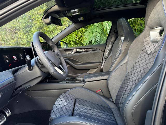 Volkswagen Passat Variant 1.5 TSI eHybrid 200 kW R-Line Black AHK 360 