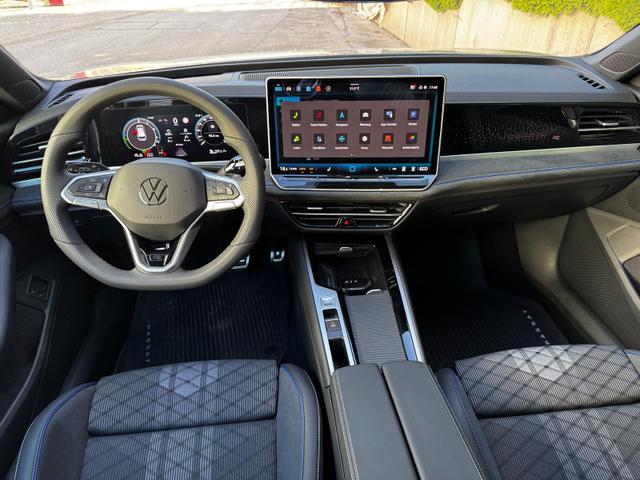 Volkswagen Passat Variant 1.5 TSI eHybrid 200 kW R-Line Black AHK 360 