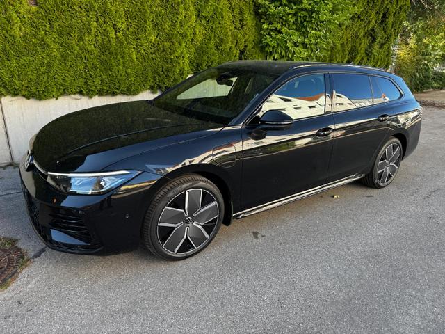 Volkswagen Passat Variant - 1.5 TSI eHybrid 200 kW R-Line Black AHK 360