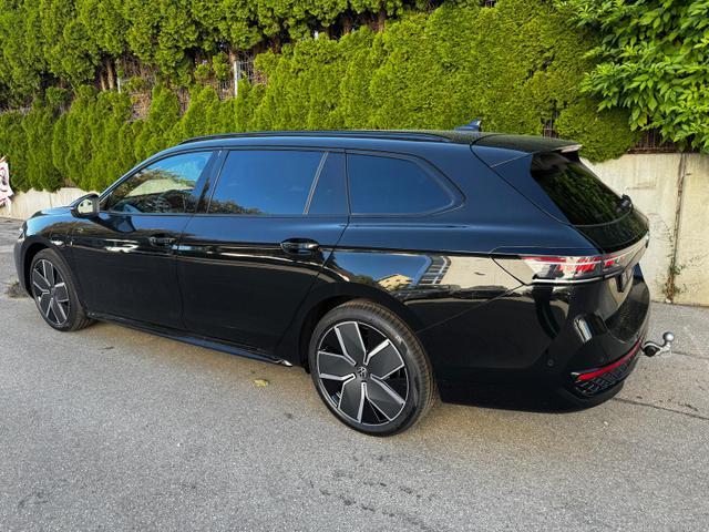 Volkswagen Passat Variant 1.5 TSI eHybrid 200 kW R-Line Black AHK 360 