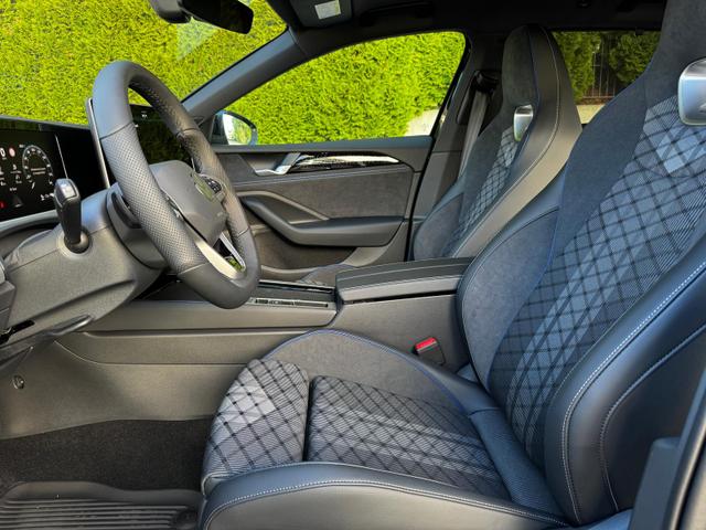 Volkswagen Passat Variant 1.5 TSI eHybrid 200 kW R-Line Black AHK 360 
