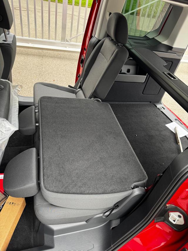 Volkswagen Caddy Basis 1.5TSI ACC Kam GV5 App 