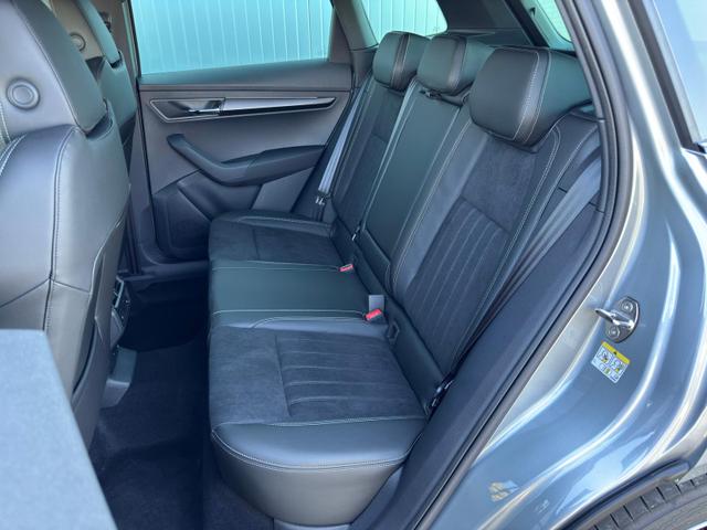 Skoda Karoq Sportline 2.0TDI DSG 4x4 AHK Matrix Leder 19 Zoll 