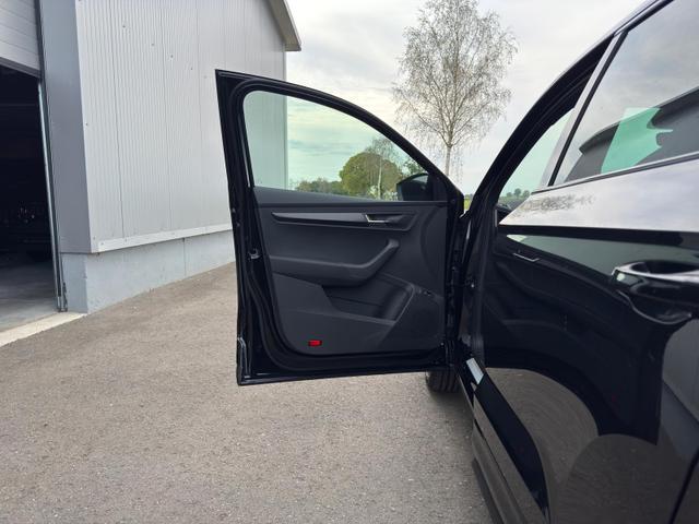 Skoda Karoq Sportline 1.5TSI DSG ACC Pano AHK GV4 
