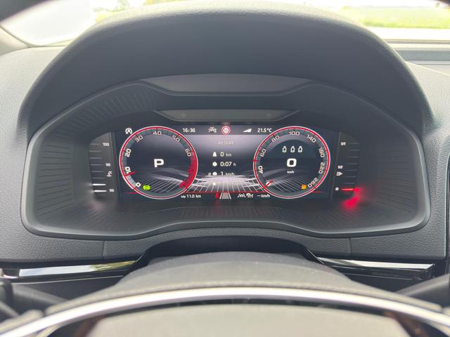 Skoda Karoq Sportline 1.5TSI DSG ACC Pano AHK GV4 