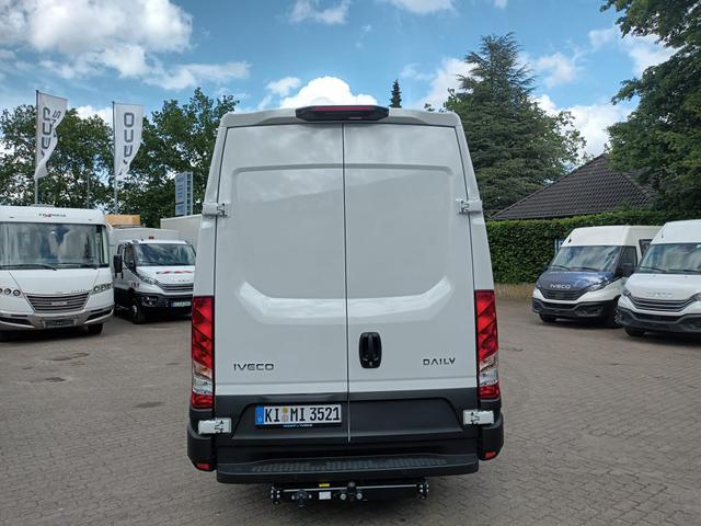 Iveco Daily 35S18HA8 V 3520L mit AHK, Rückfahrkamera 